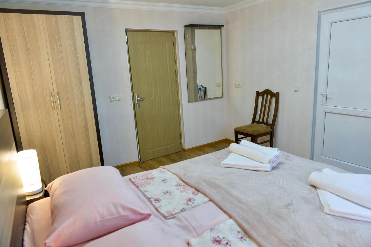 Cozy House Hotel Kutaisi Eksteriør billede