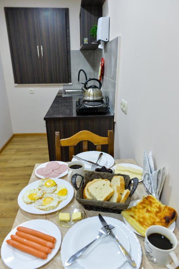 Cozy House Hotel Kutaisi Eksteriør billede